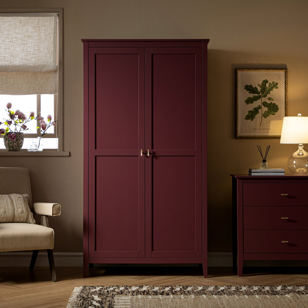 Oakham Double Closet, Wild Cherry