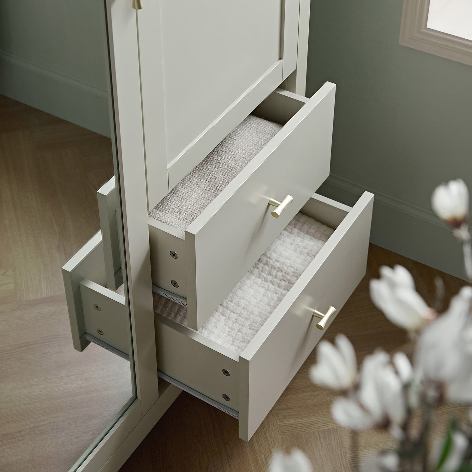 Oakham Mirrored Double Closet, Shaded White