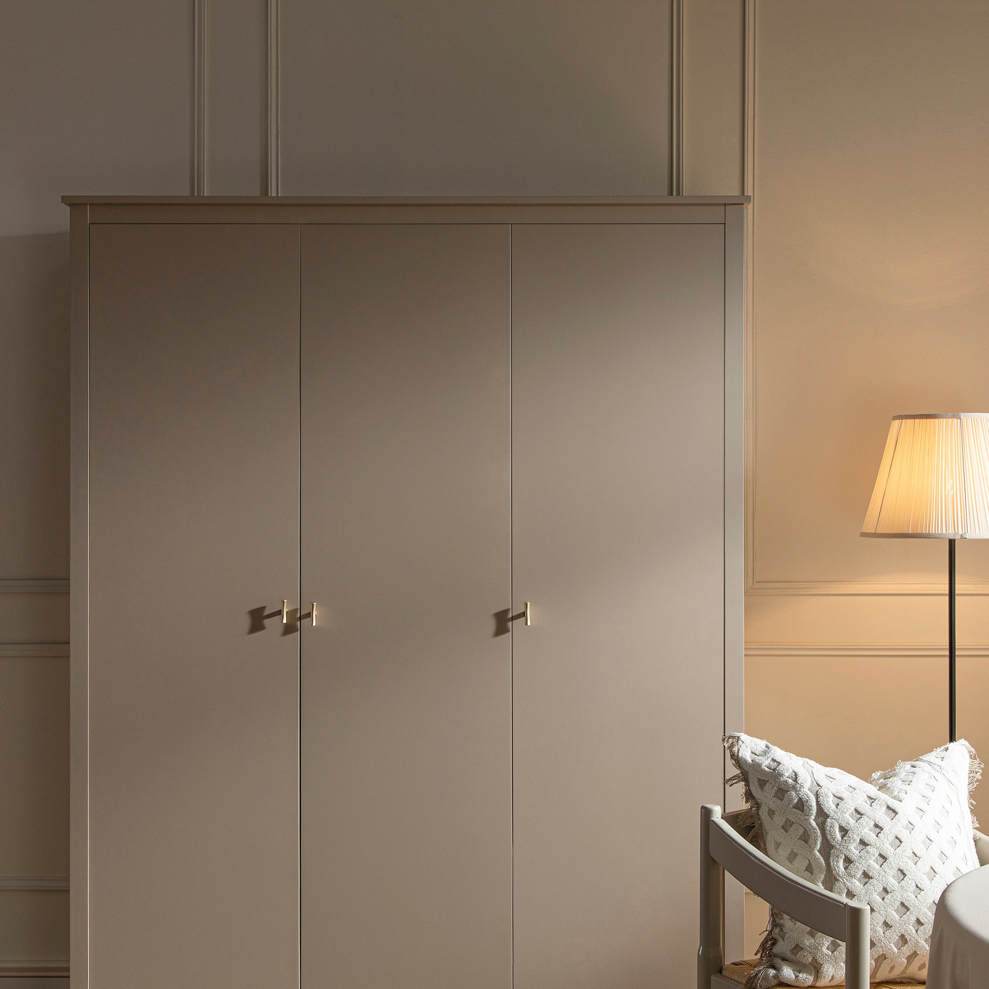 Oakham Triple Closet, Deep Greige