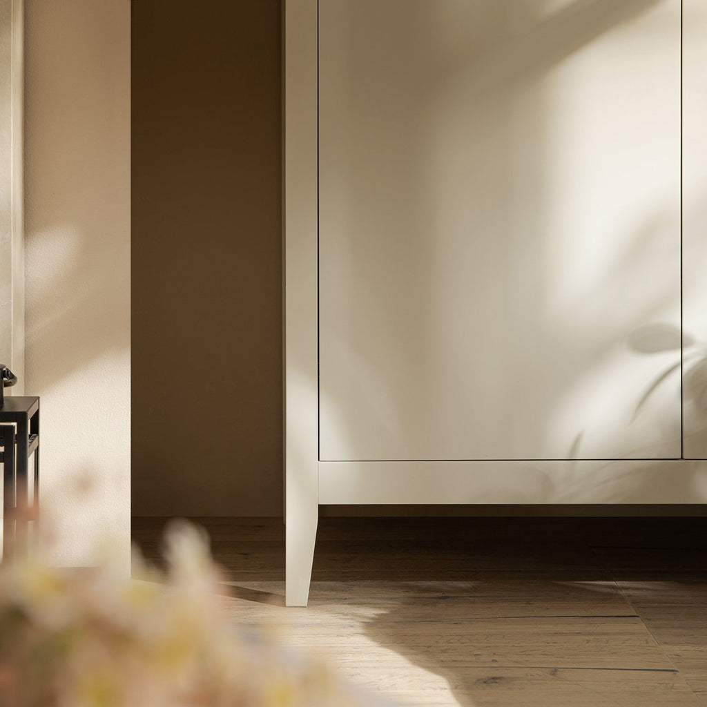 Oakham Triple Closet, Shaded White